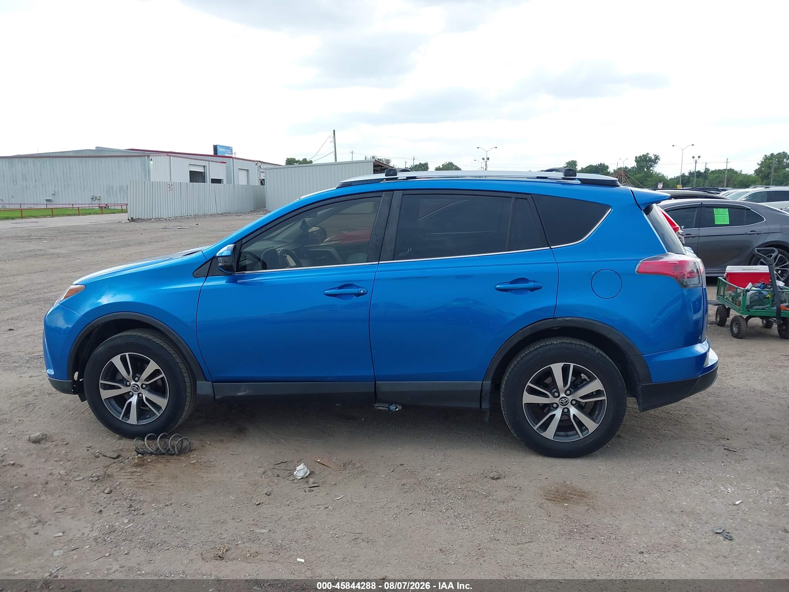2016 TOYOTA RAV4 XLE