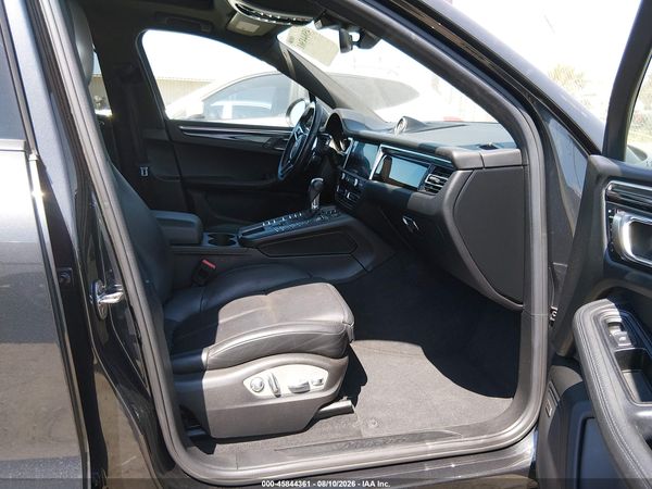 2020 PORSCHE MACAN