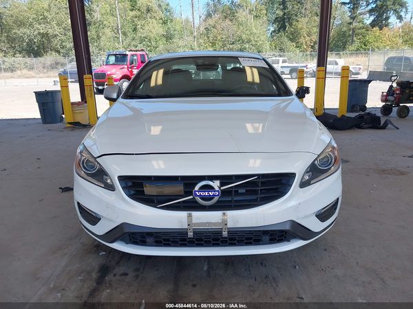 2017 VOLVO S60 T6 R-DESIGN PLATINUM