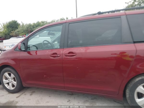 2015 TOYOTA SIENNA LE 8 PASSENGER