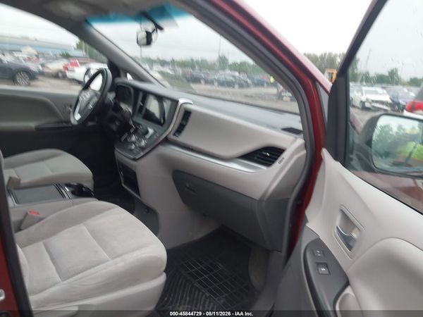 2015 TOYOTA SIENNA LE 8 PASSENGER