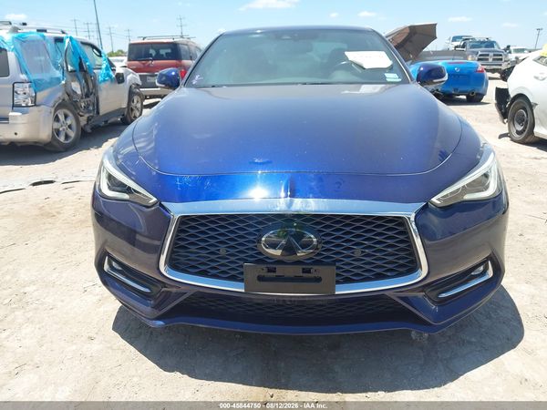 2022 INFINITI Q60 LUXE