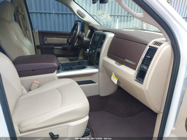 2017 RAM 1500 LARAMIE  4X4 6'4 BOX