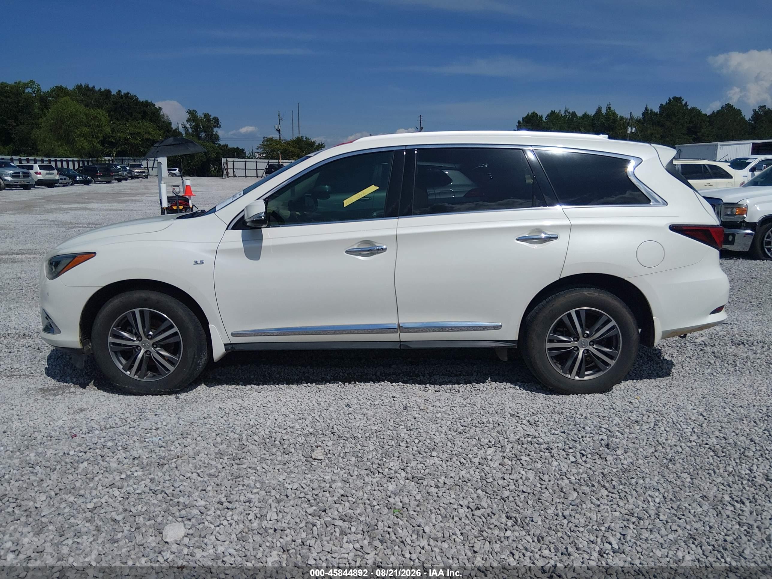 2019 INFINITI QX60 LUXE