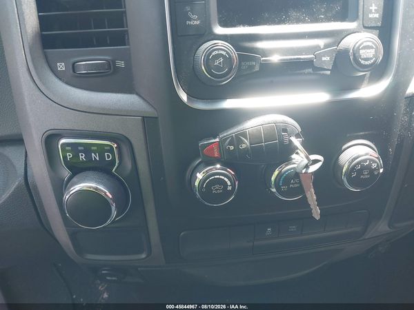 2018 RAM 1500 EXPRESS  4X2 6'4 BOX