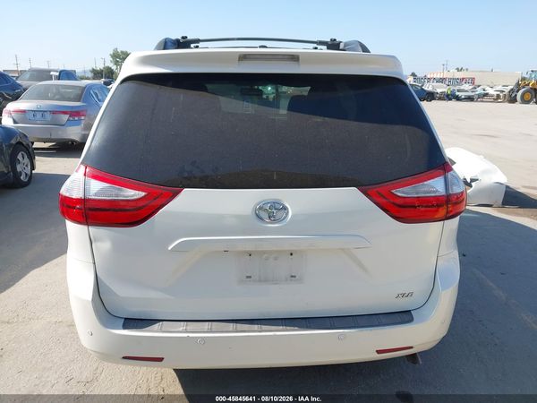 2015 TOYOTA SIENNA XLE 8 PASSENGER