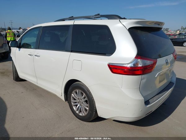 2015 TOYOTA SIENNA XLE 8 PASSENGER