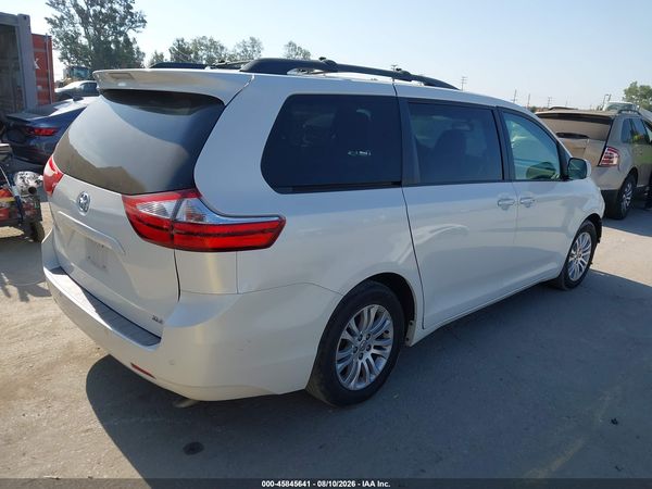 2015 TOYOTA SIENNA XLE 8 PASSENGER