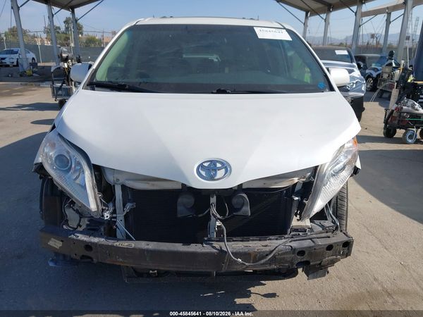 2015 TOYOTA SIENNA XLE 8 PASSENGER
