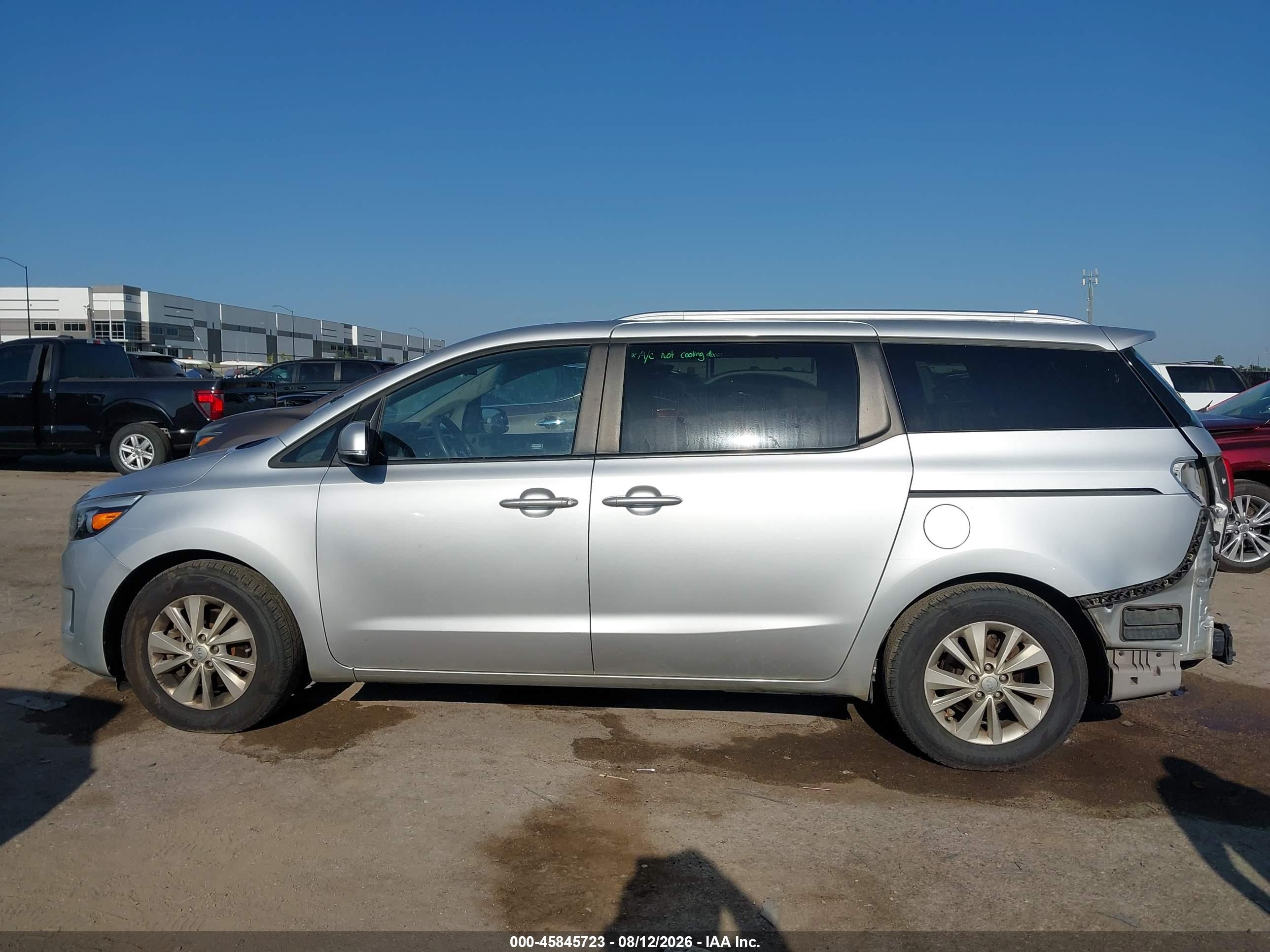 2016 KIA SEDONA LX