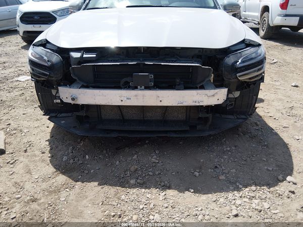 2025 GENESIS G70 2.5T AWD