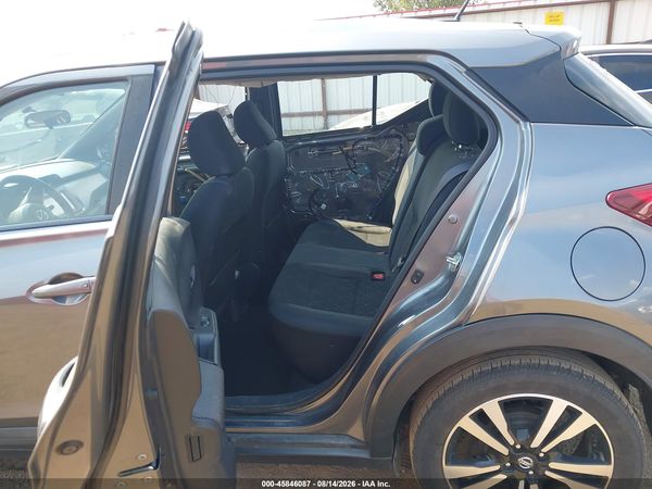 2018 NISSAN KICKS SV — I8