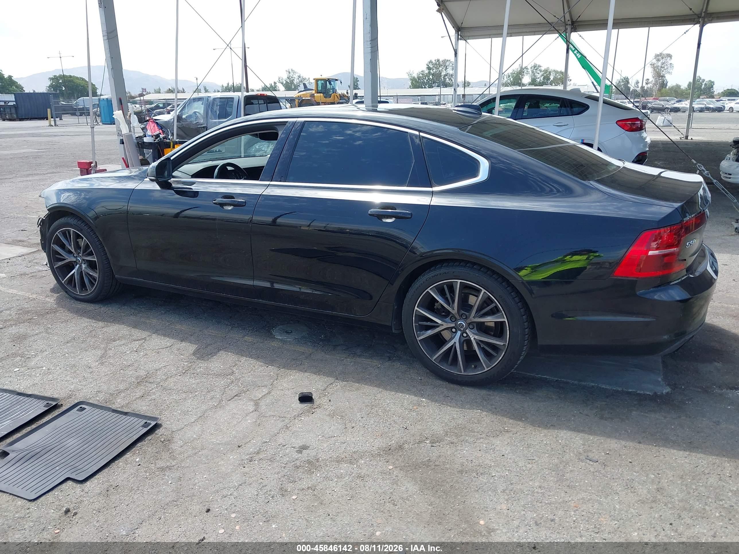 2018 VOLVO S90 T5 MOMENTUM