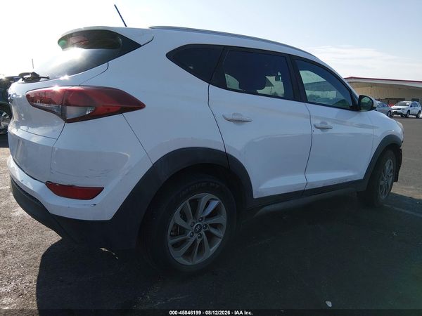 2016 HYUNDAI TUCSON SE