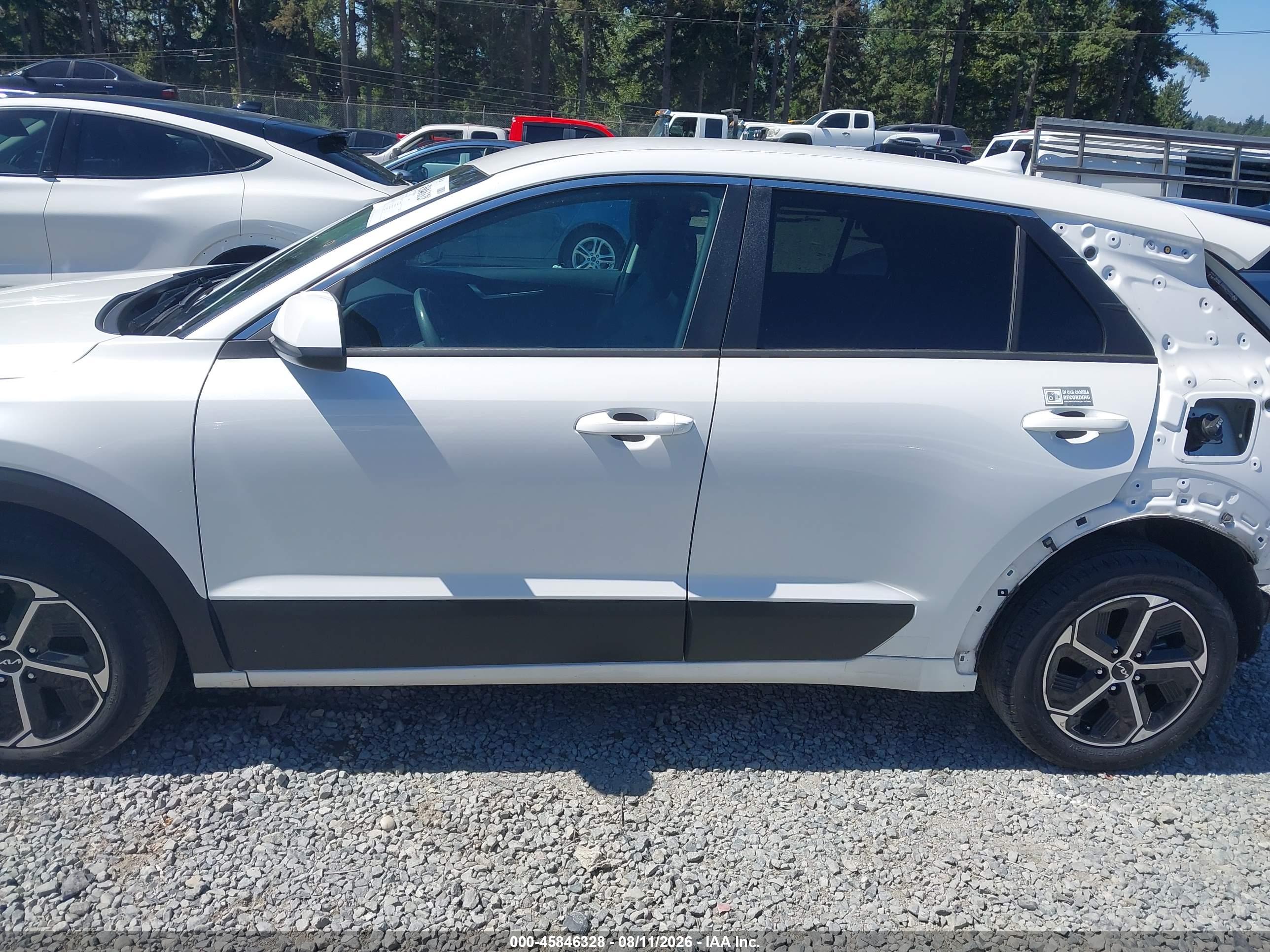 2023 KIA NIRO LX