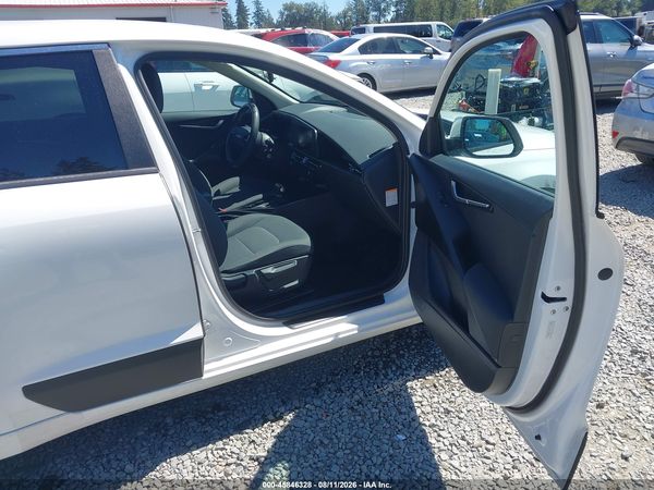 2023 KIA NIRO LX