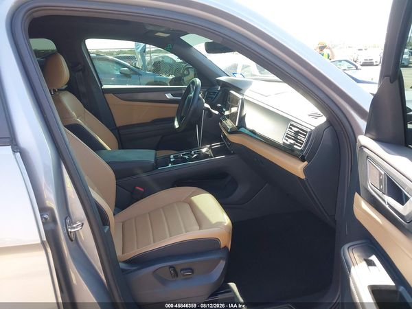 2025 VOLKSWAGEN ATLAS CROSS SPORT 2.0T SEL R-LINE BLACK — I5