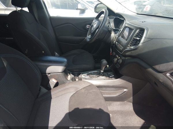 2019 JEEP CHEROKEE LATITUDE FWD