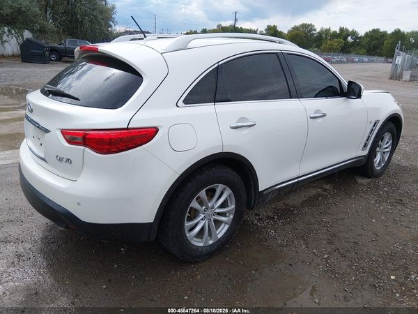 2017 INFINITI QX70