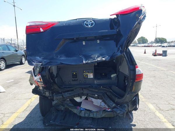 2020 TOYOTA SIENNA XLE