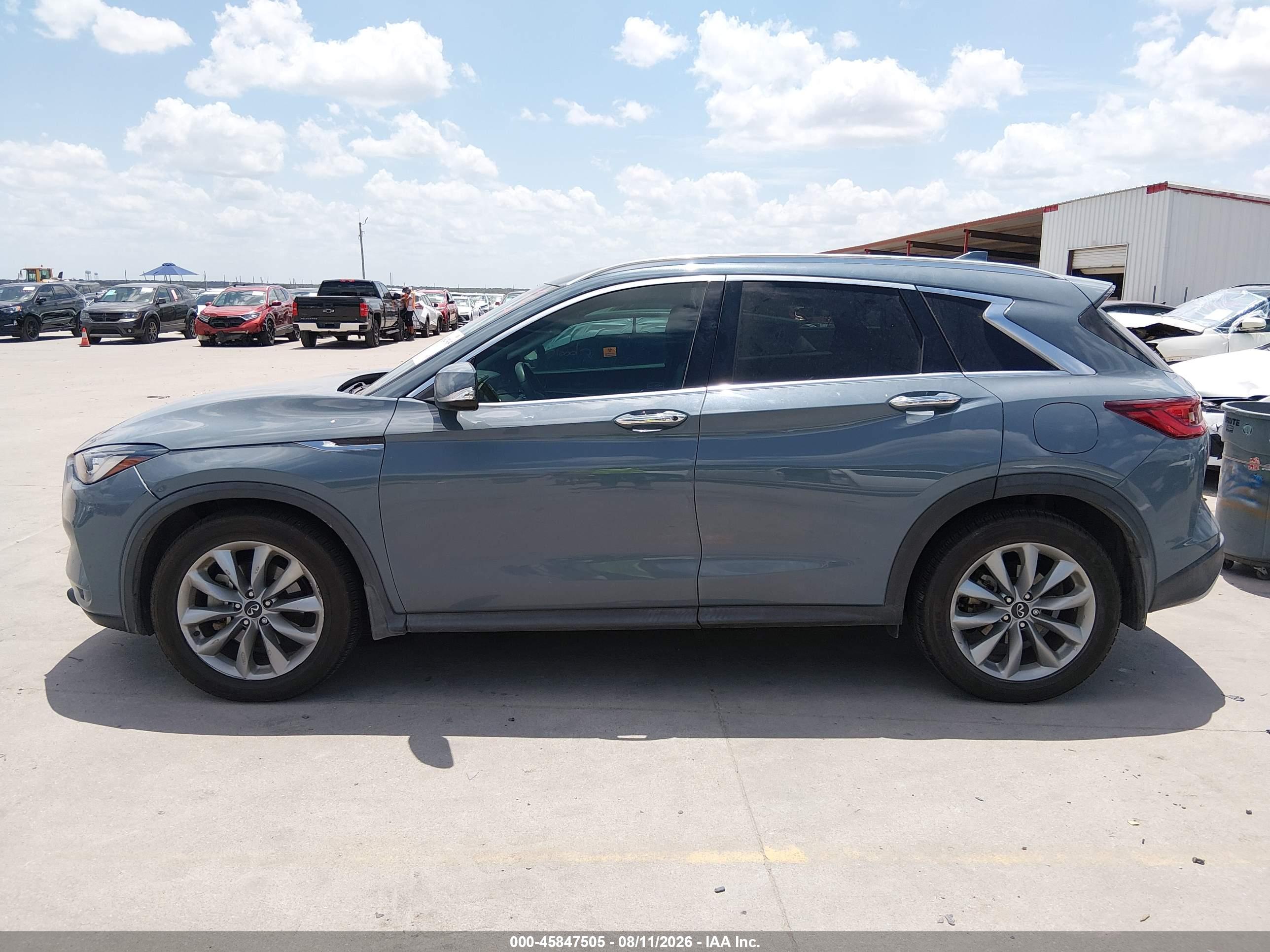 2022 INFINITI QX50 LUXE