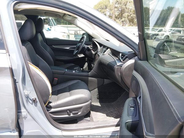 2022 INFINITI QX50 LUXE