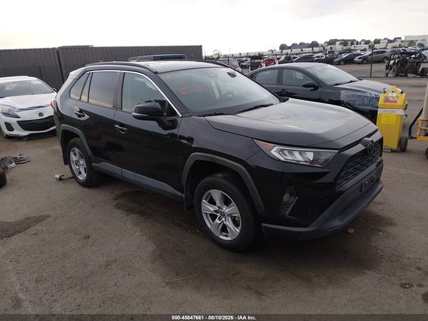 2021 TOYOTA RAV4 XLE