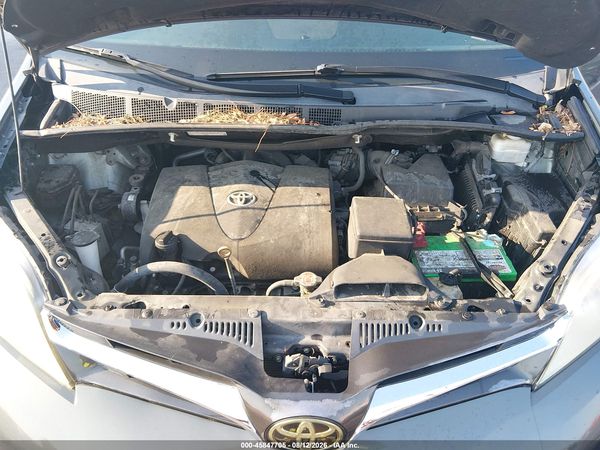 2020 TOYOTA SIENNA XLE — I10
