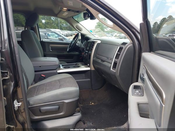 2016 RAM 1500 SLT