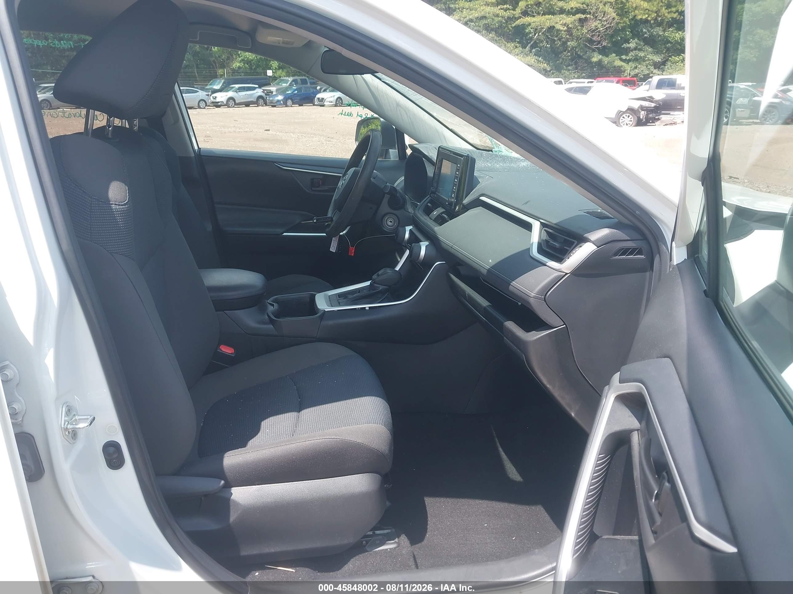 2022 TOYOTA RAV4 LE