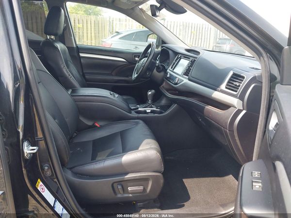 2017 TOYOTA HIGHLANDER XLE