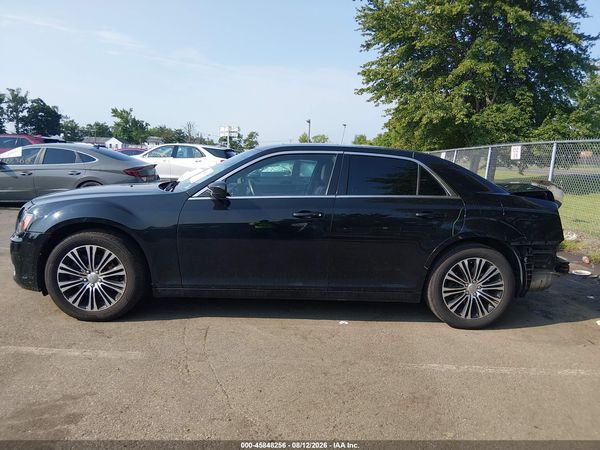 2014 CHRYSLER 300 300S — I117