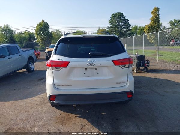 2017 TOYOTA HIGHLANDER XLE