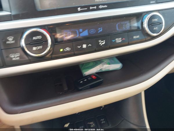 2017 TOYOTA HIGHLANDER XLE