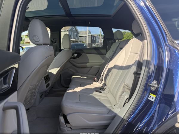 2021 AUDI Q7