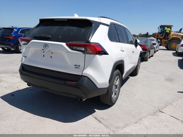 2024 TOYOTA RAV4 XLE