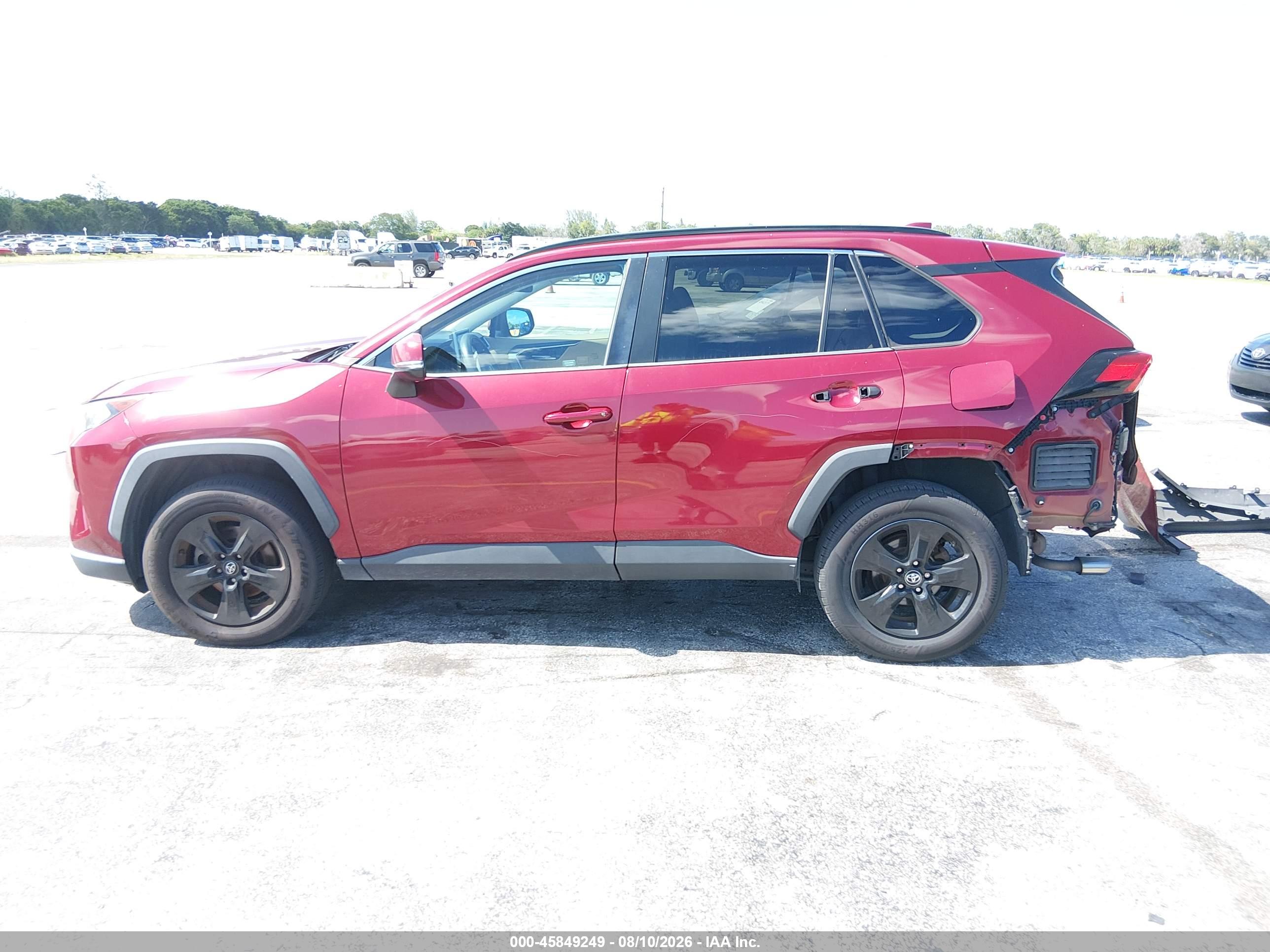 2019 TOYOTA RAV4 XLE