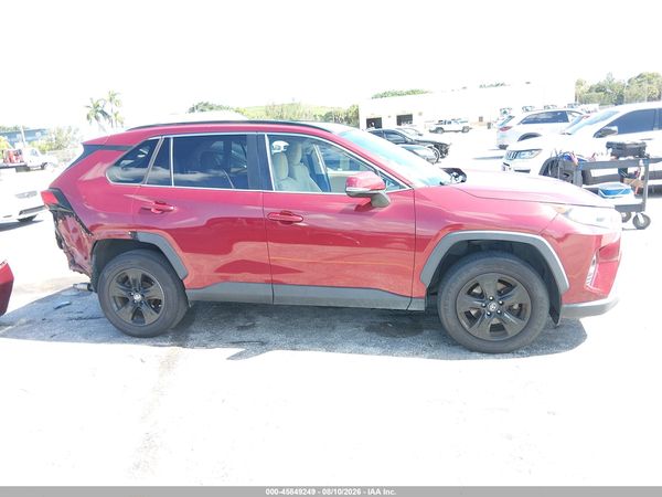 2019 TOYOTA RAV4 XLE
