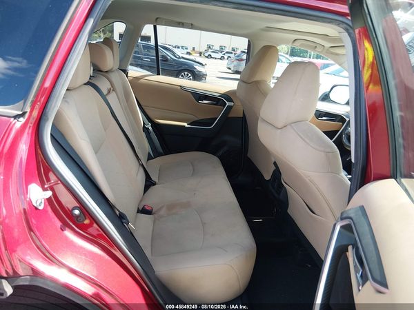 2019 TOYOTA RAV4 XLE