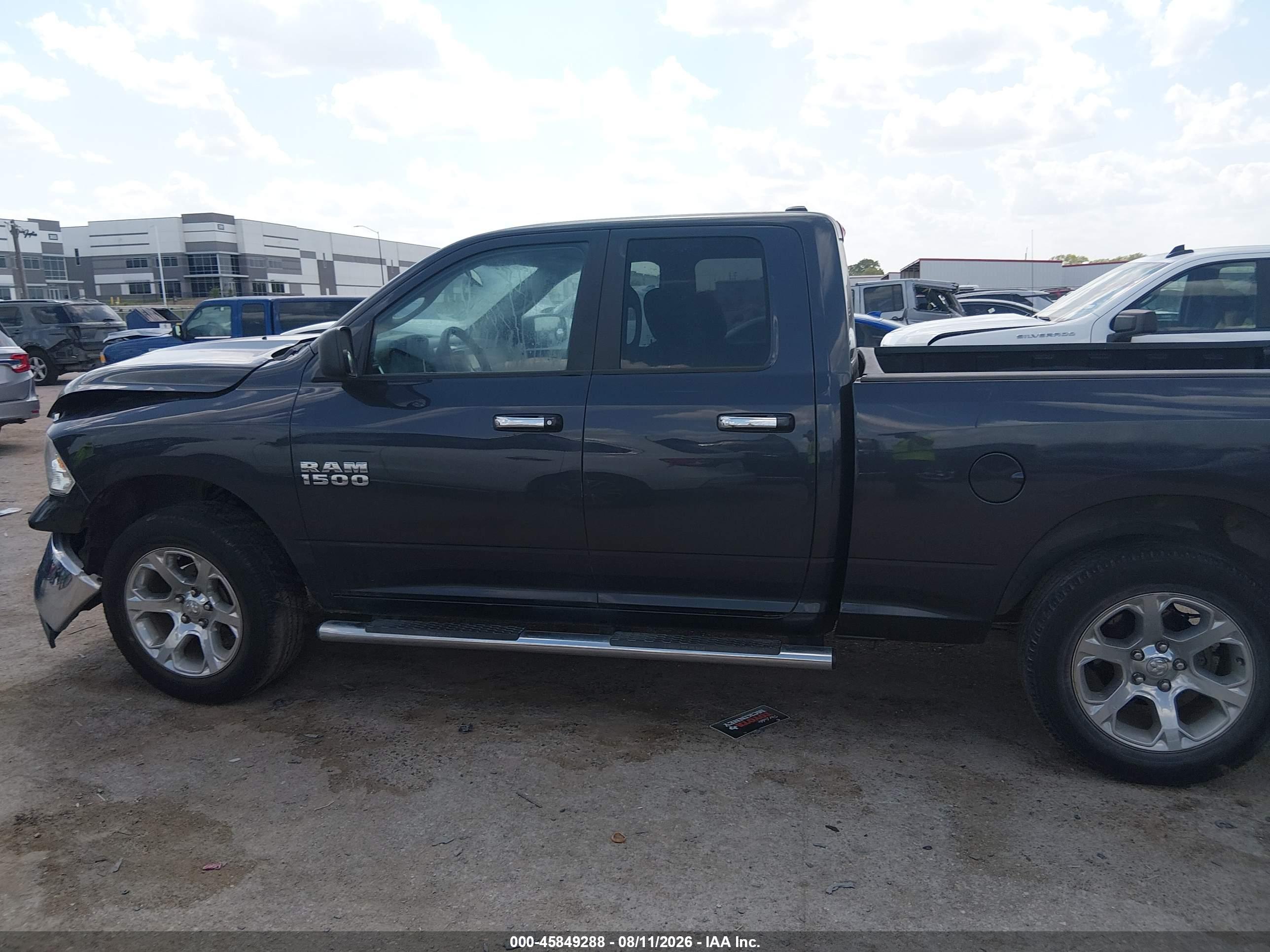 2017 RAM 1500 SLT  4X2 6'4 BOX