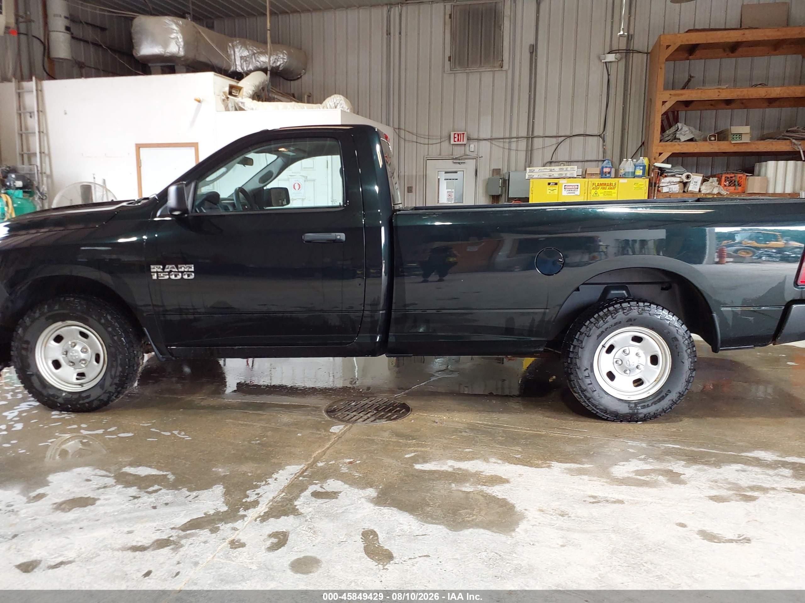 2017 RAM 1500 TRADESMAN  4X4 8' BOX