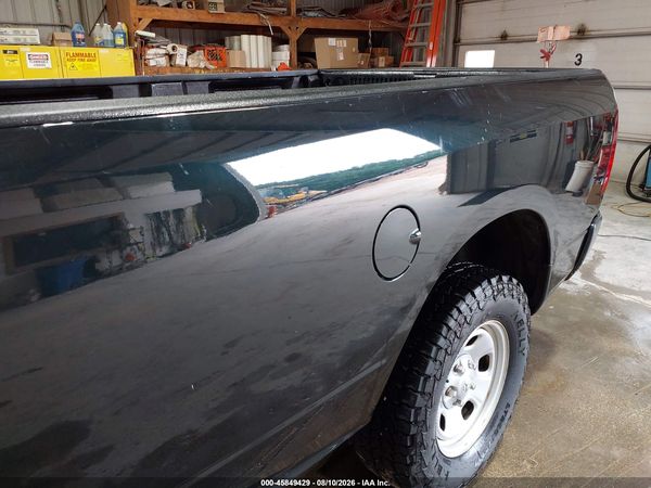 2017 RAM 1500 TRADESMAN  4X4 8' BOX