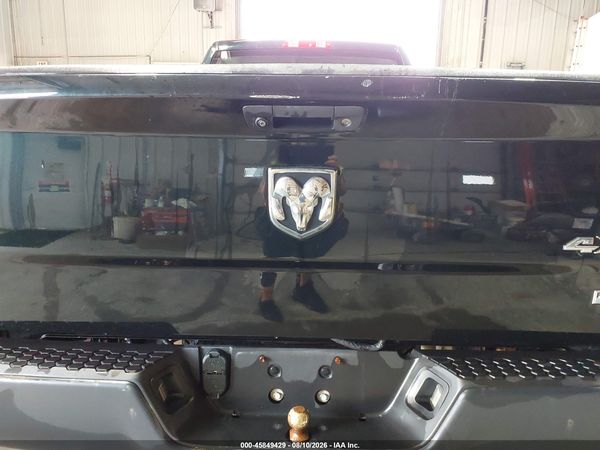 2017 RAM 1500 TRADESMAN  4X4 8' BOX