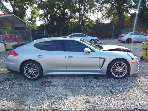 2016 PORSCHE PANAMERA 4