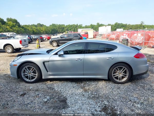 2016 PORSCHE PANAMERA