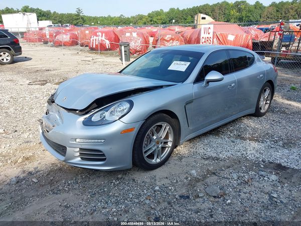 2016 PORSCHE PANAMERA 4