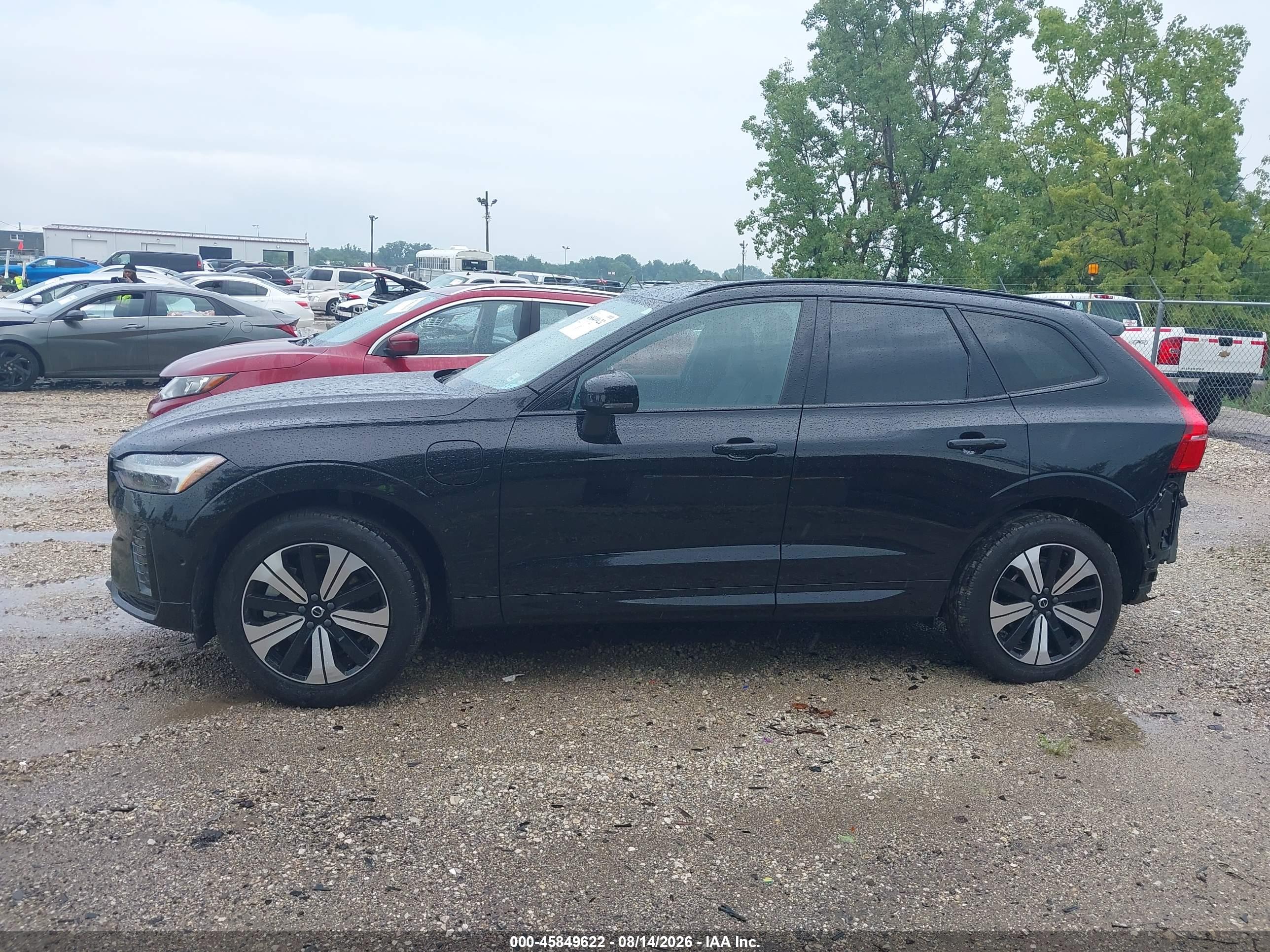 2024 VOLVO XC60 RECHARGE PLUG-IN HYBRID T8 PLUS DARK THEME