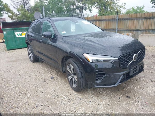 2024 VOLVO XC60 RECHARGE PLUG-IN HYBRID T8 PLUS DARK THEME