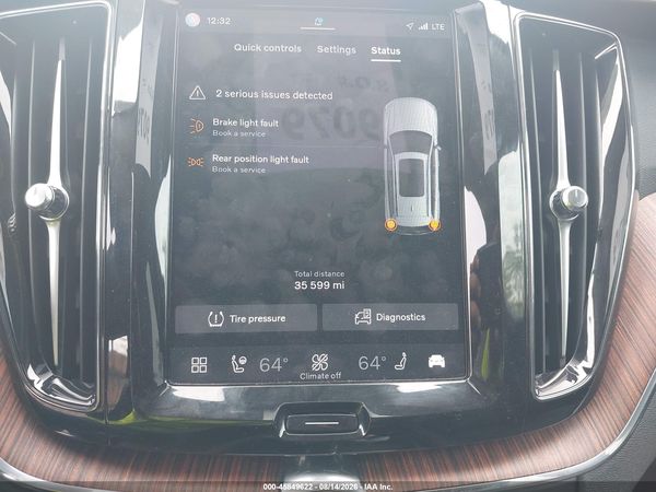 2024 VOLVO XC60 RECHARGE PLUG-IN HYBRID T8 PLUS DARK THEME