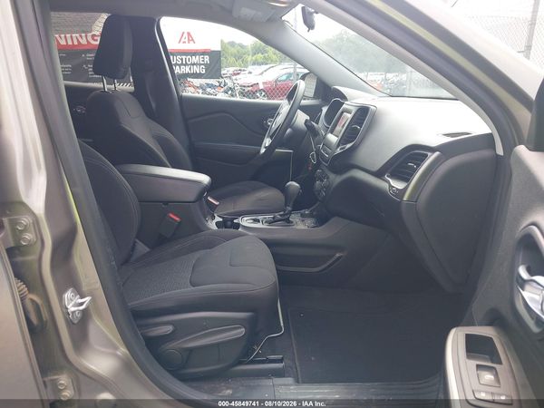 2019 JEEP CHEROKEE LATITUDE 4X4